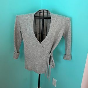 💙💛Loft sweater size small💛💙